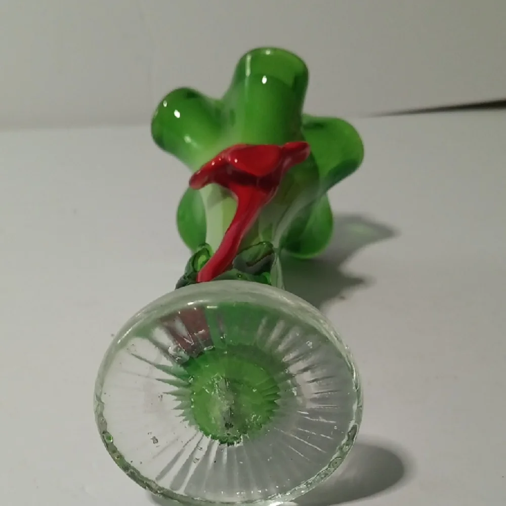 Vintage European Blown Glass Vase Gorgeous Green with Red Flower And Fluted Top - Picture 2 of 9
